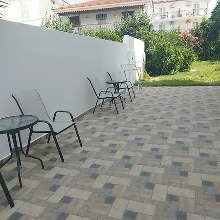 Modern 2 In Center Of